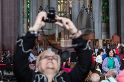 Touristes à la Sagrada Famila