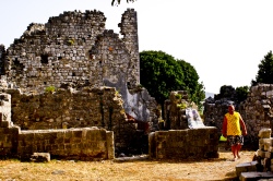 Touristes dans les ruines