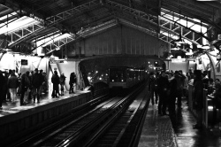 Arrivée de métro à Glacière